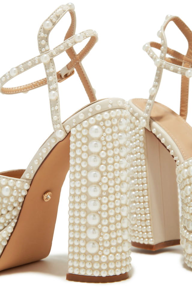Load image into Gallery viewer, Pearl Chunky Platform Heels