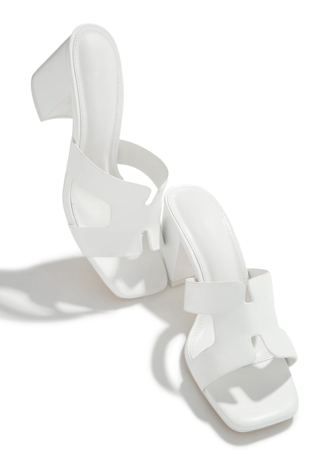 Load image into Gallery viewer, White Heels