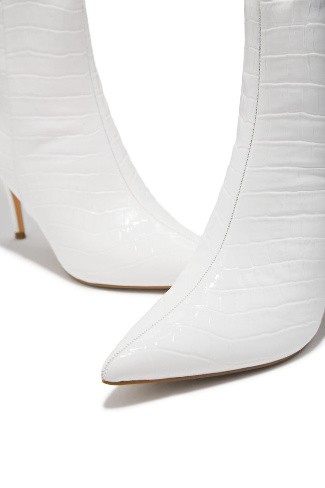 Load image into Gallery viewer, Chrissy Mid Heel Boots - White