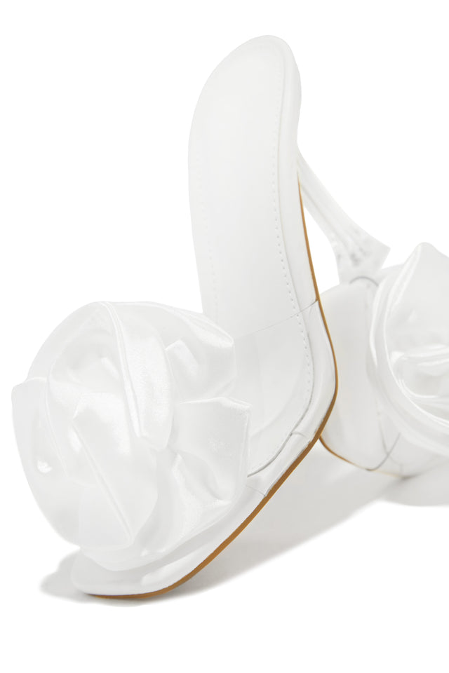 Load image into Gallery viewer, Jardine Floral Single Sole Mules - White