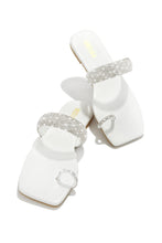 Load image into Gallery viewer, Cabana Beach Embellished Slip On Sandals - White