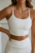 Load image into Gallery viewer, Weekend Moves Sports Bra - Black