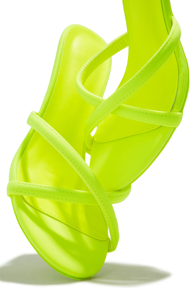 Load image into Gallery viewer, Aylina Kitten Heel Mules - Yellow