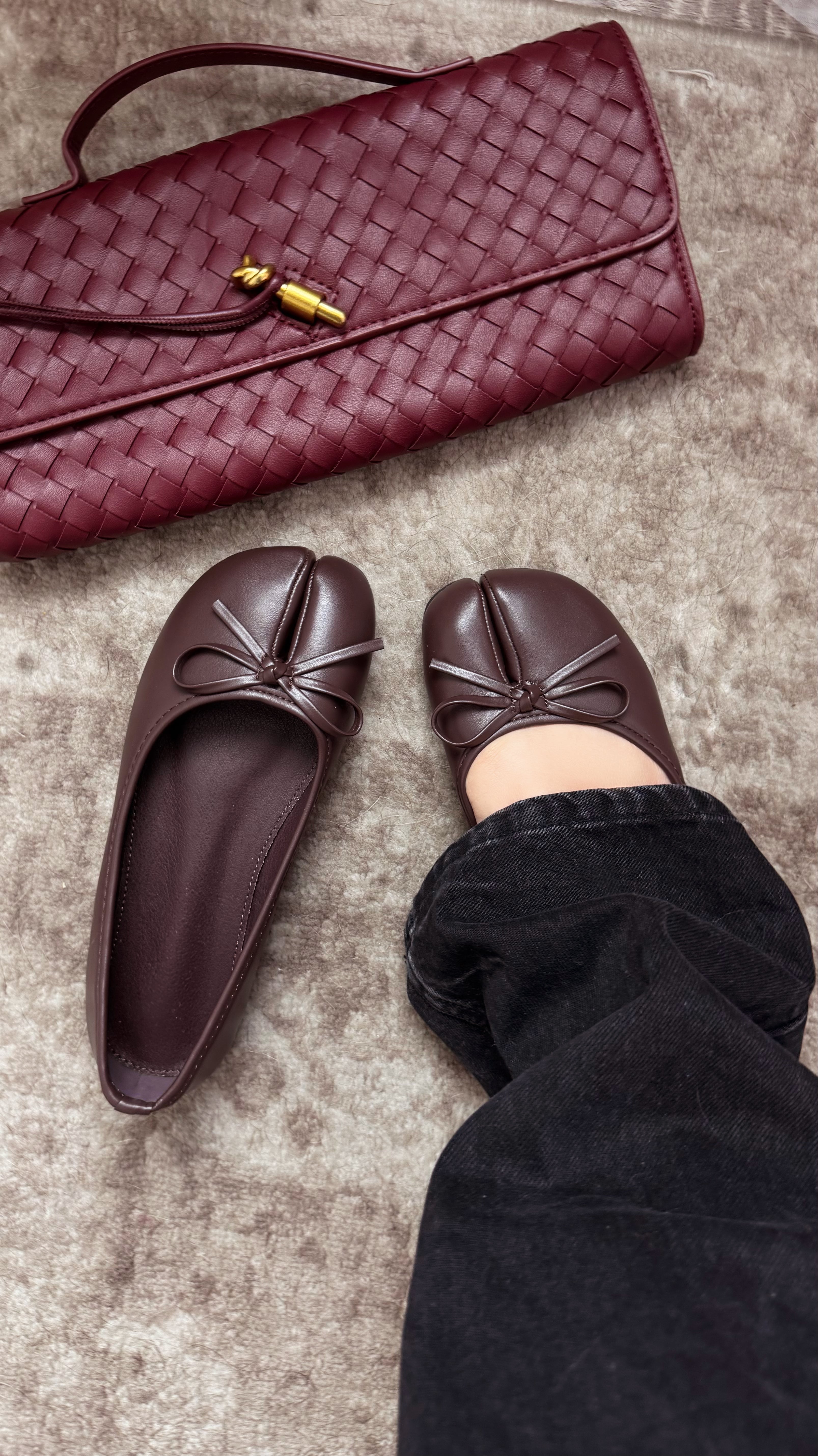 Zyra Brown Tabi Ballet Flats | Bow Split Toe Flats – MISS LOLA