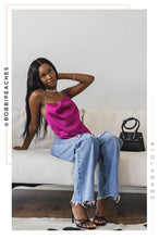 Load image into Gallery viewer, Women Sitting Wearing Black Heels