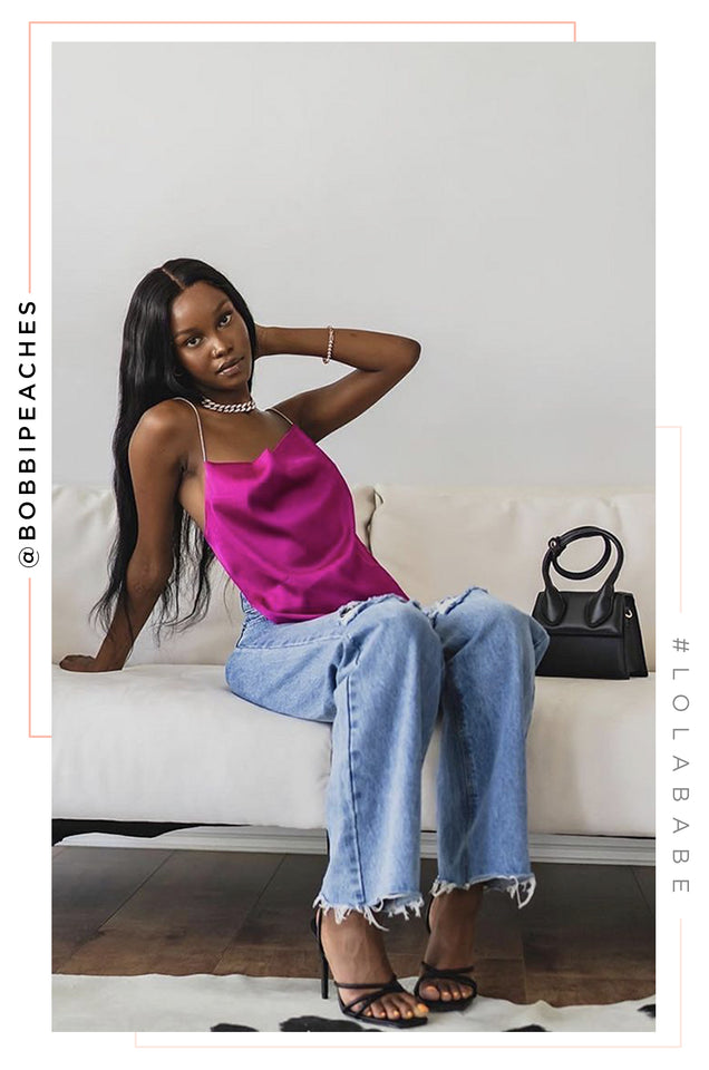 Load image into Gallery viewer, Women Sitting Wearing Black Heels
