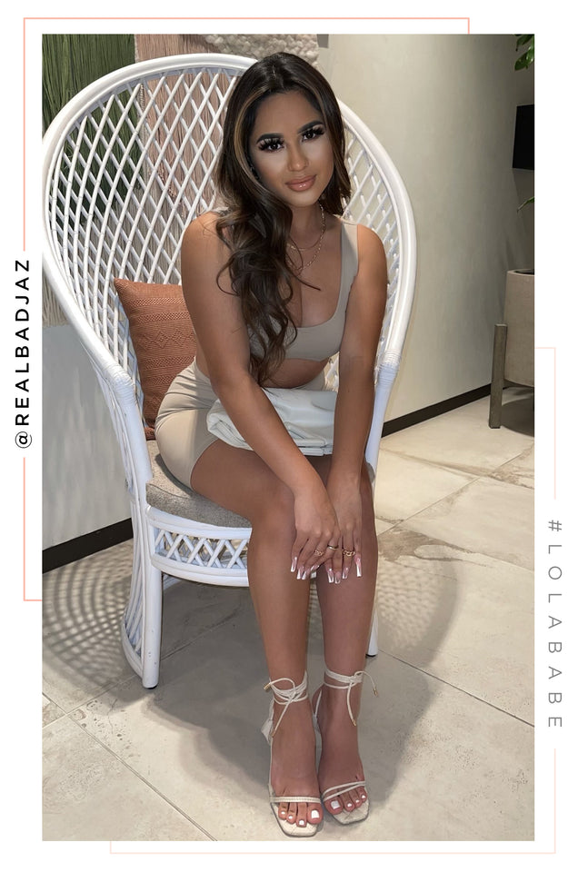 Load image into Gallery viewer, @REALBADJAZ in Wine and Dine Bone Single Sole Heels