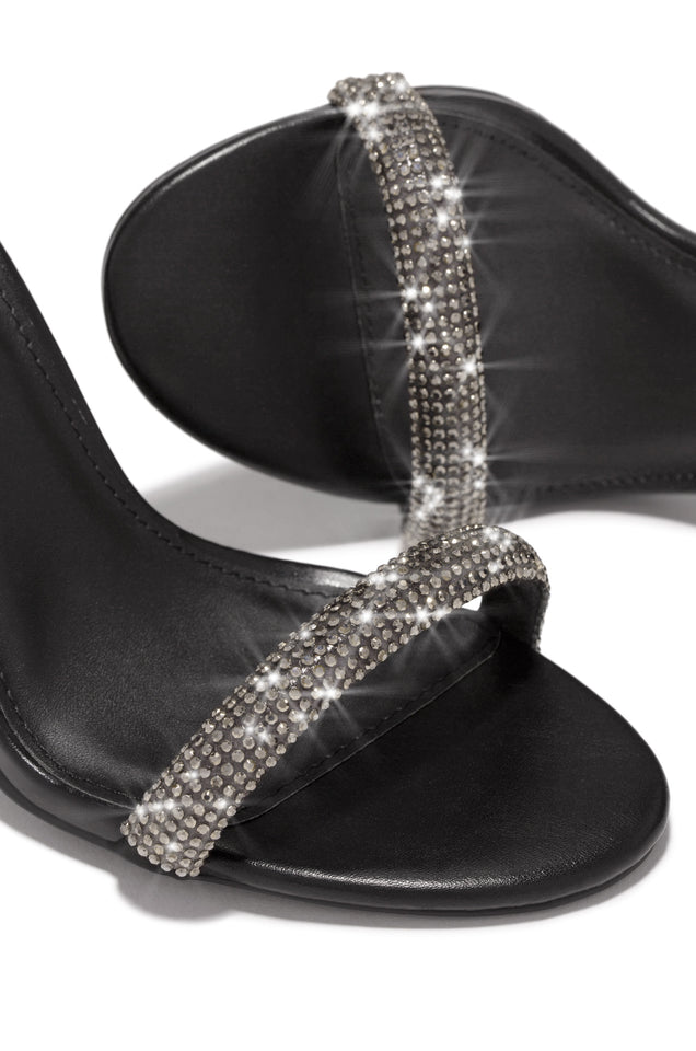 Load image into Gallery viewer, Black Heel With Embellished Strap