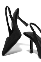 Load image into Gallery viewer, Black Pumps