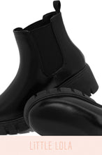 Load image into Gallery viewer, Black Boot With Goring Detail