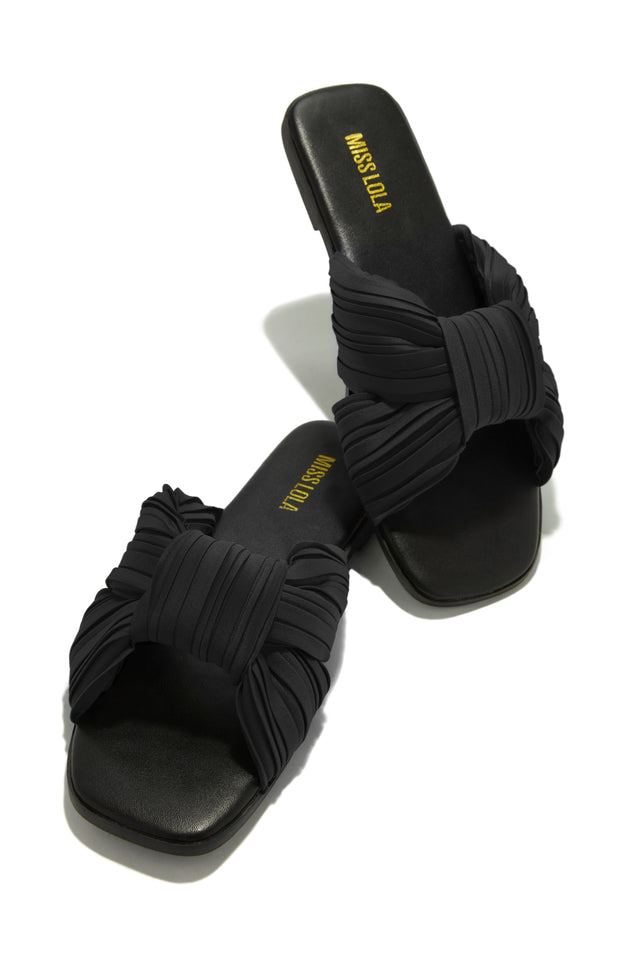 Load image into Gallery viewer, Black Flat Slip On Sandals