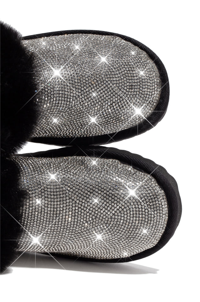 Load image into Gallery viewer, black closed toe slippers