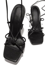 Load image into Gallery viewer, black knotted strap heel