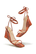 Load image into Gallery viewer, Orange Snake Wedges