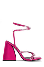 Load image into Gallery viewer, Pink Triangle Block Single Sole Heels