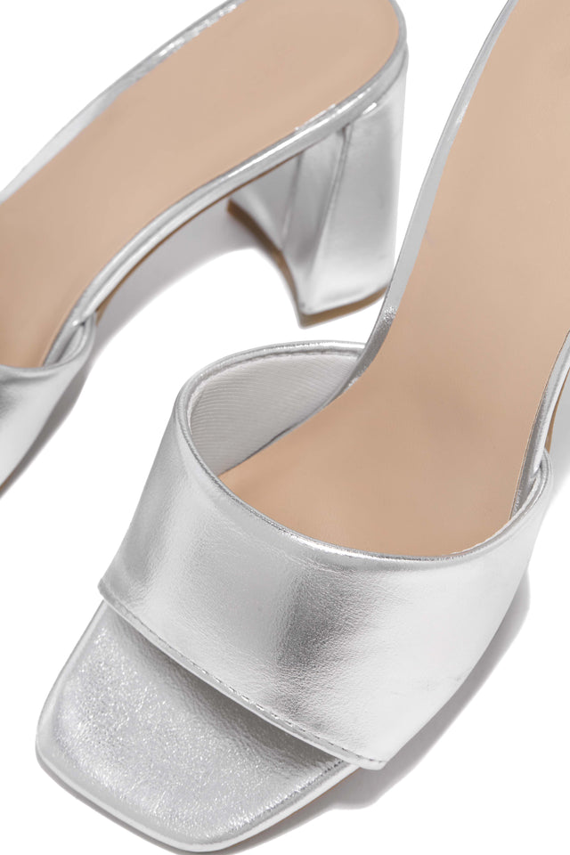 Load image into Gallery viewer, Silver Mules
