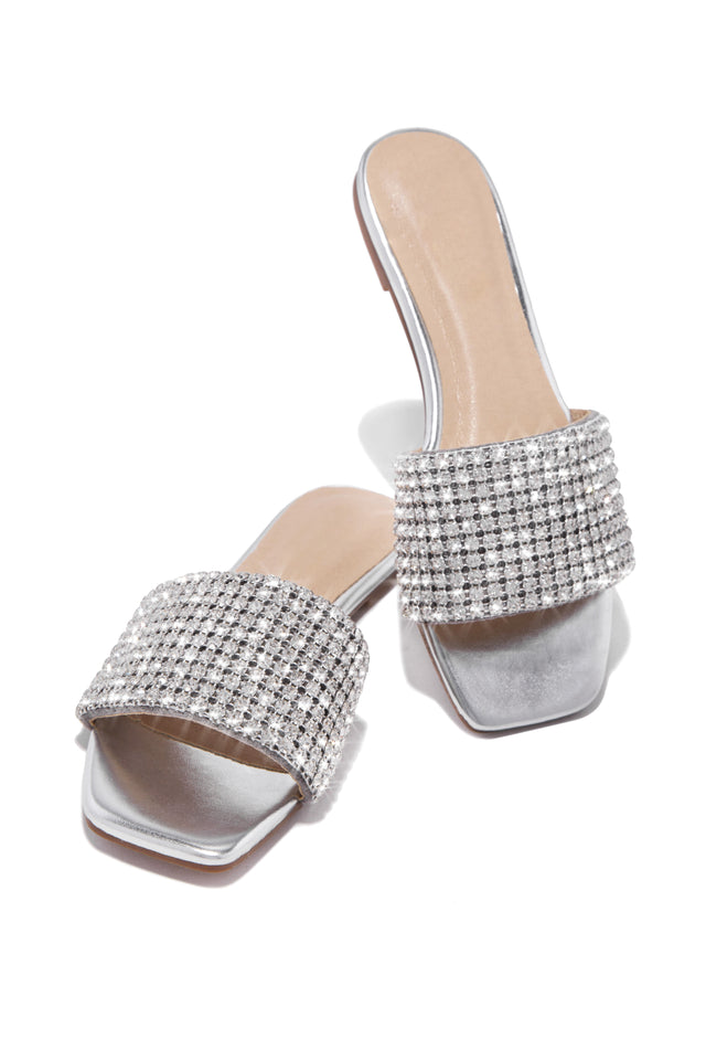 Load image into Gallery viewer, Silver Shiny Metallic Embellished Sandals