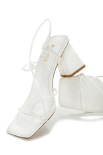 Load image into Gallery viewer, White Open Toe Chunky Heels