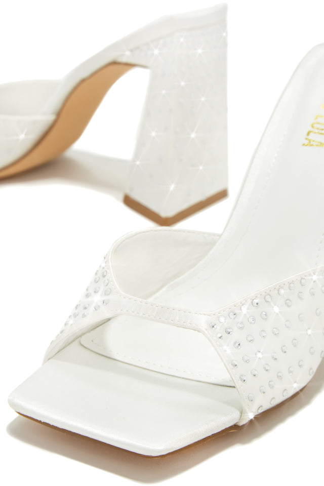 Load image into Gallery viewer, White Chunky Heel Mules