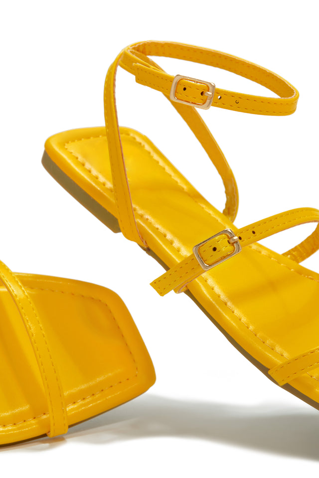Load image into Gallery viewer, Bali Beach Flat Sandals - Yellow