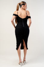 Load image into Gallery viewer, Eviana Off The Shoulder Midi Dress - Black
