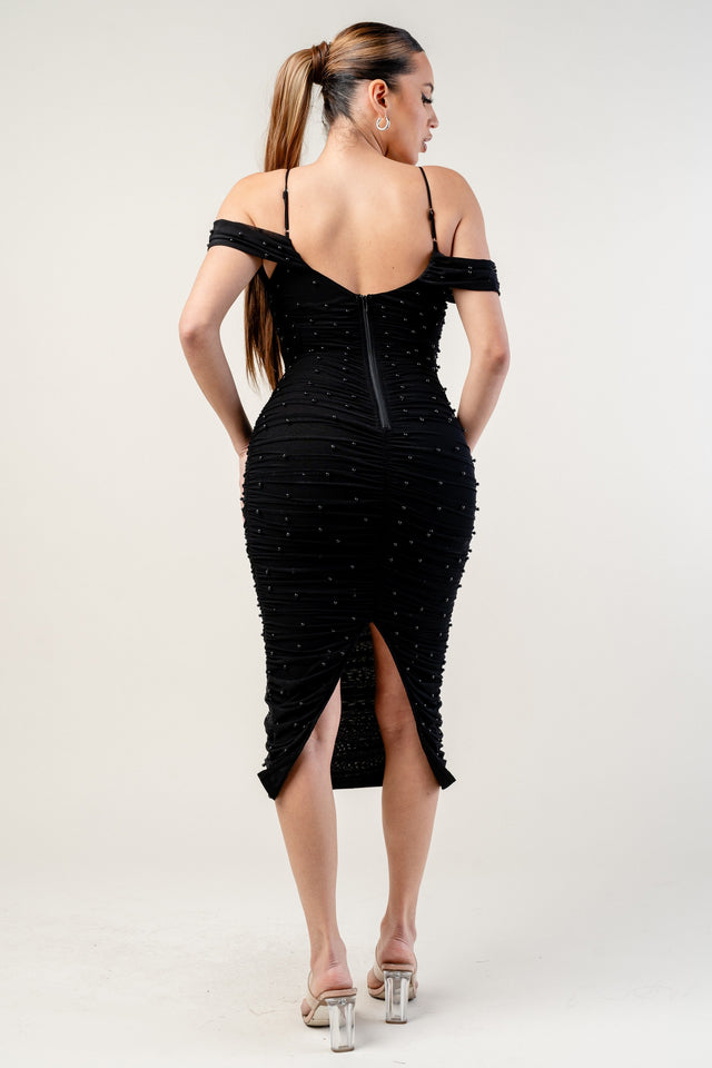 Load image into Gallery viewer, Eviana Off The Shoulder Midi Dress - Black
