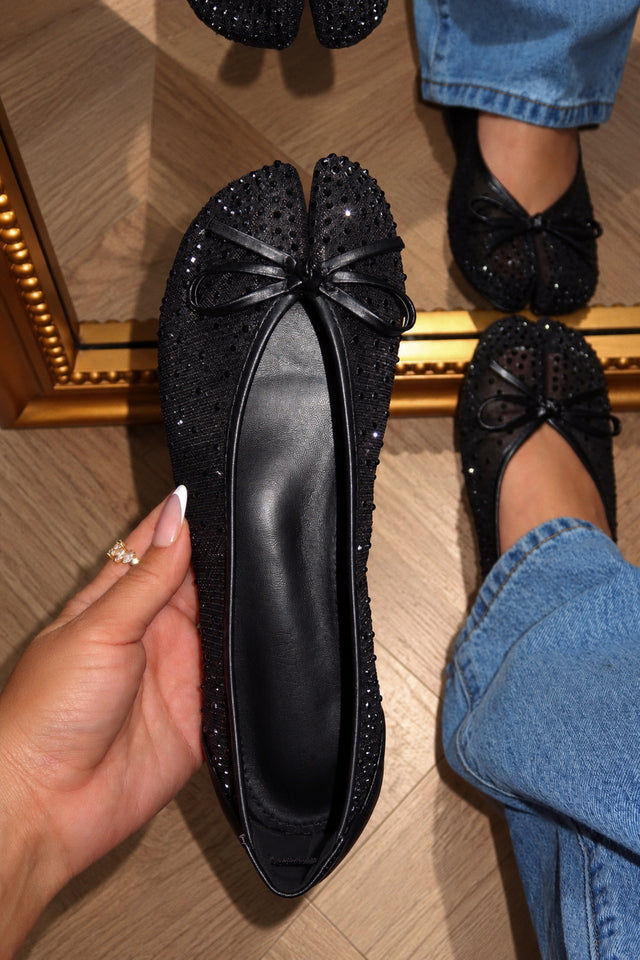Load image into Gallery viewer, Amelie Rhinestone Mesh Tabi Ballet Flats – Black
