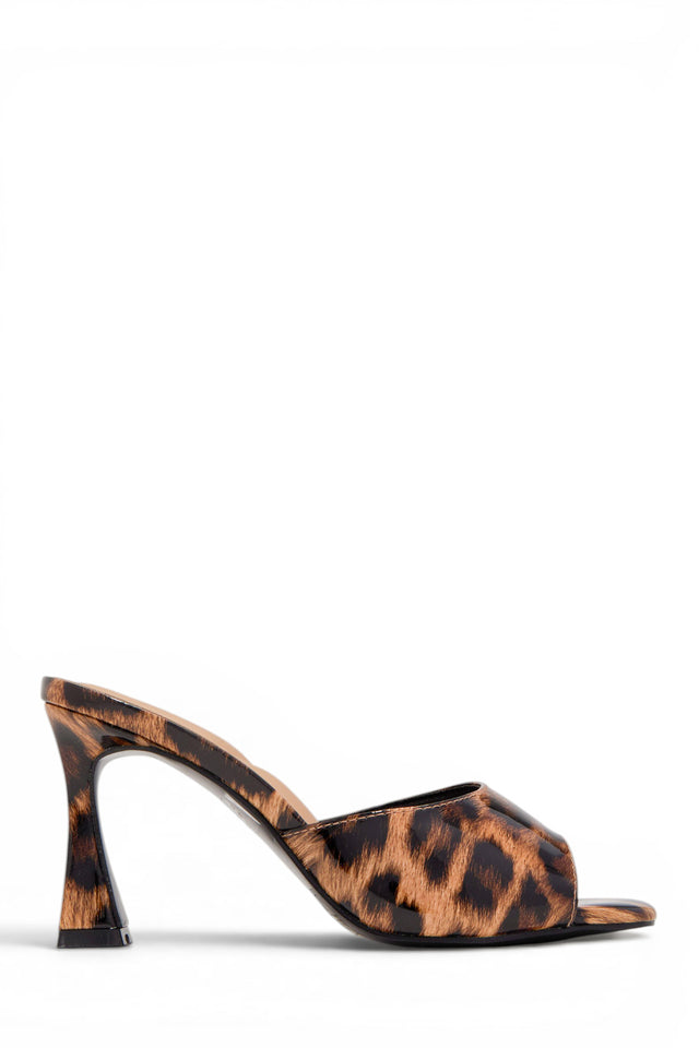 Load image into Gallery viewer, Adriana Single Sole Mule - Leopard
