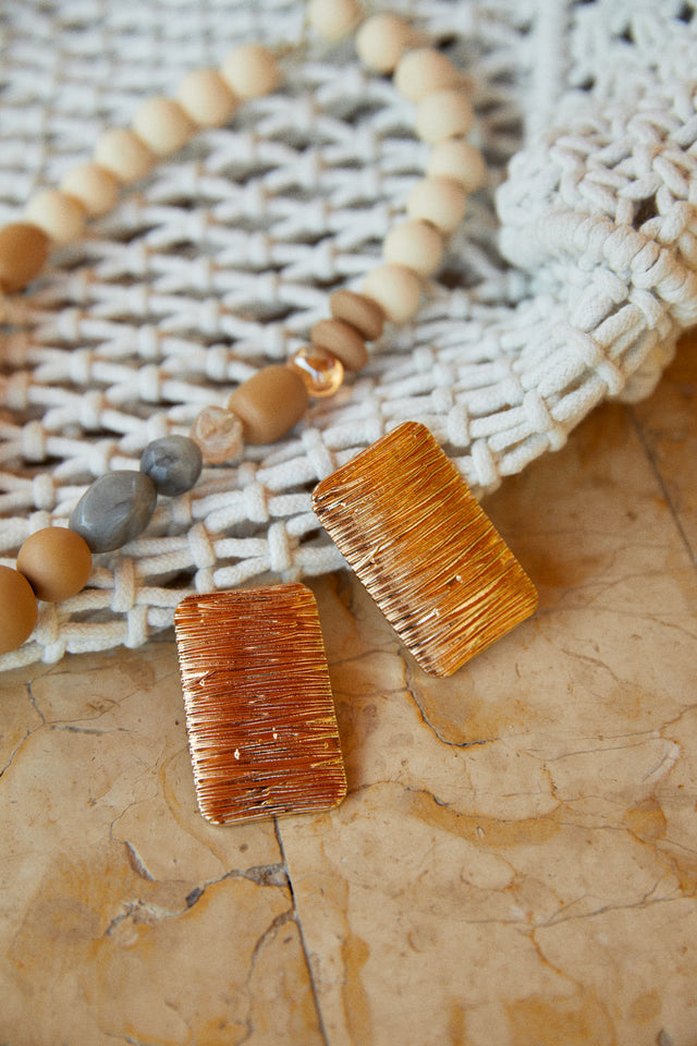 Load image into Gallery viewer, Lourdes - Gold
