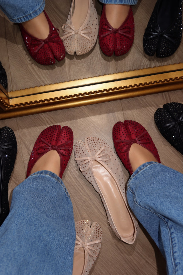 Load image into Gallery viewer, Amelie Rhinestone Mesh Tabi Ballet Flats – Wine
