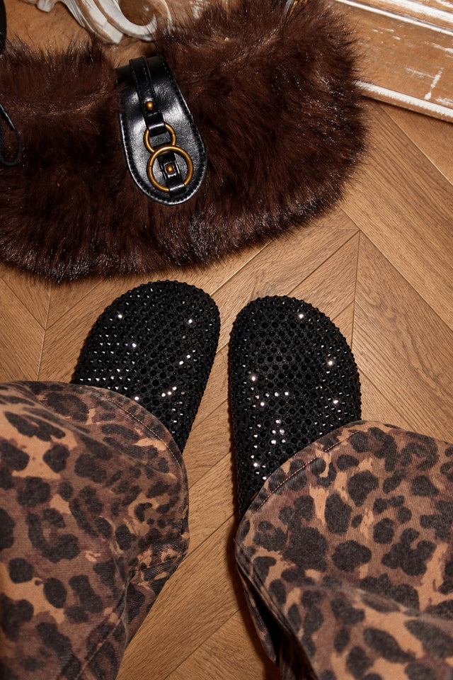 Load image into Gallery viewer, Belinda Rhinestone Mule Flats – Black
