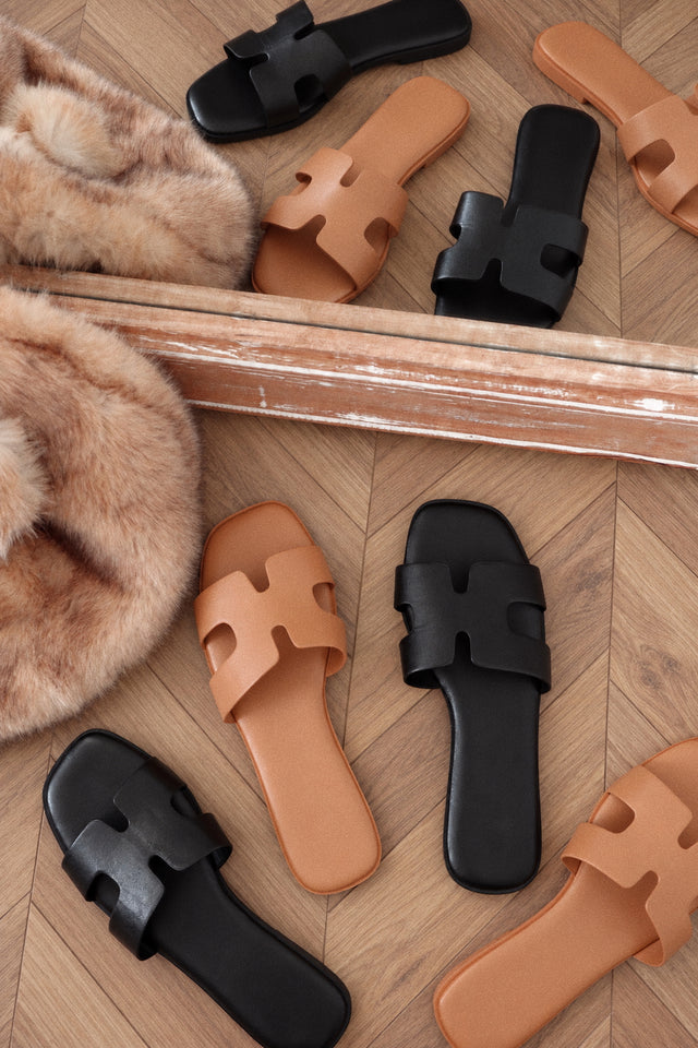Load image into Gallery viewer, Emery Flat Slide Sandals - Nude
