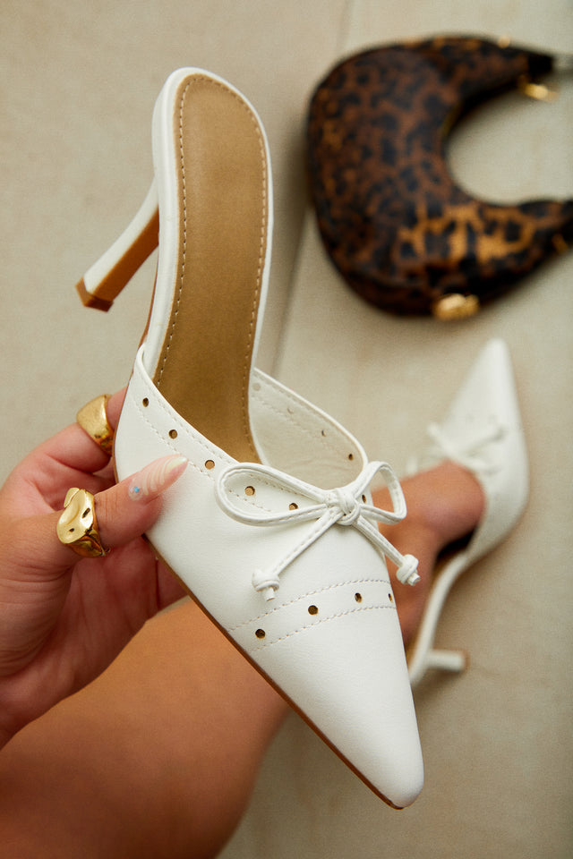 Load image into Gallery viewer, Coraima Mule Heel Pumps - White
