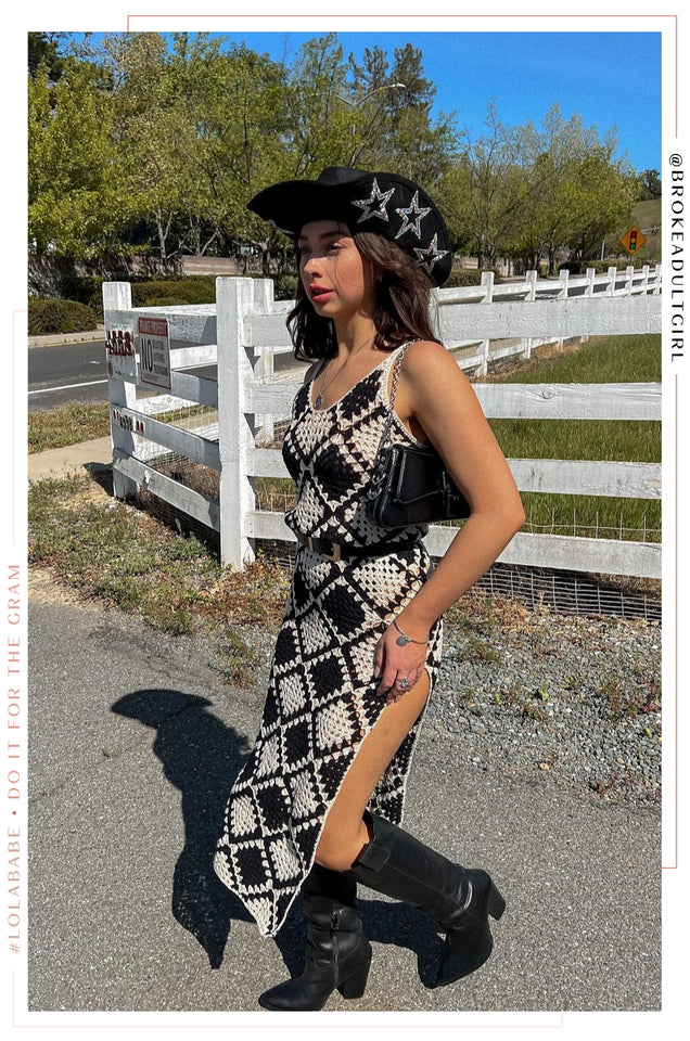 Load image into Gallery viewer, Star Muse Embellished Cowgirl Hat - Black
