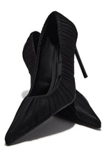 Load image into Gallery viewer, Raquel Mesh Pointed Toe Pumps - Black
