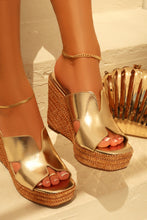 Load image into Gallery viewer, Bella Raffia Platform Wedges - Gold
