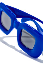 Load image into Gallery viewer, Blue Outfit Sun Glasses

