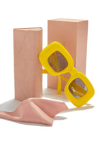 Load image into Gallery viewer, Fun Vacation Yellow Sunglasses
