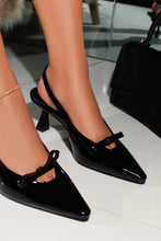 Load image into Gallery viewer, Amaya Slingback Mid Heel Pumps - Black
