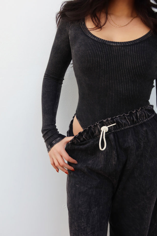 Load image into Gallery viewer, Levie Long Sleeve Bodysuit - Black
