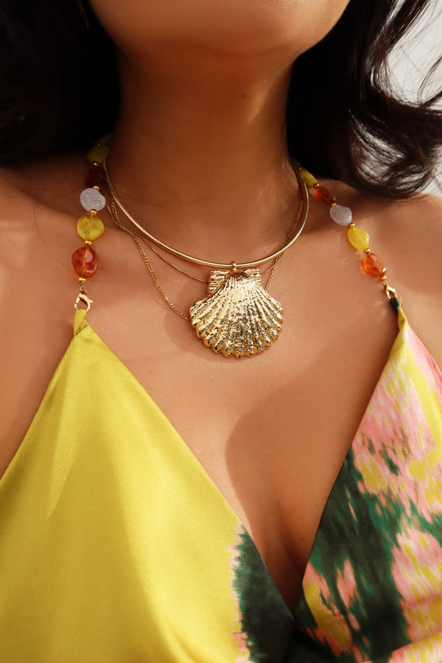 Load image into Gallery viewer, Rosella Statement Sea Shell Earring Set - Gold
