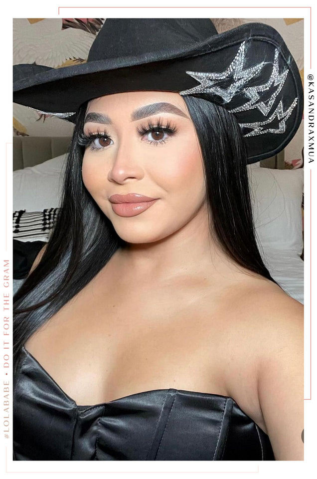 Load image into Gallery viewer, Star Muse Embellished Cowgirl Hat - Black
