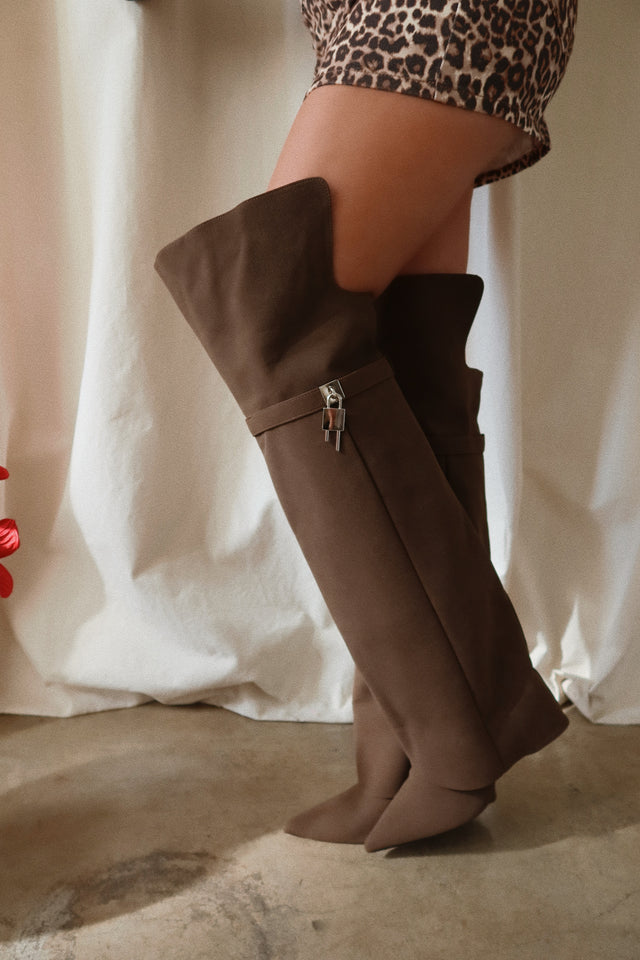 Load image into Gallery viewer, Kiana Over The Knee Heel Shark Boots - Brown
