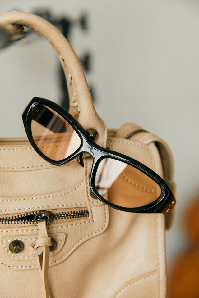 Load image into Gallery viewer, Kiazi - Clear/ Black

