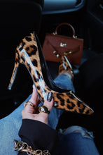 Load image into Gallery viewer, Kylan Heel Pumps - Leopard
