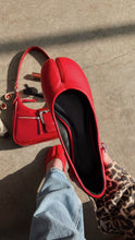 Load image into Gallery viewer, Zya Split Toe Flats - Red
