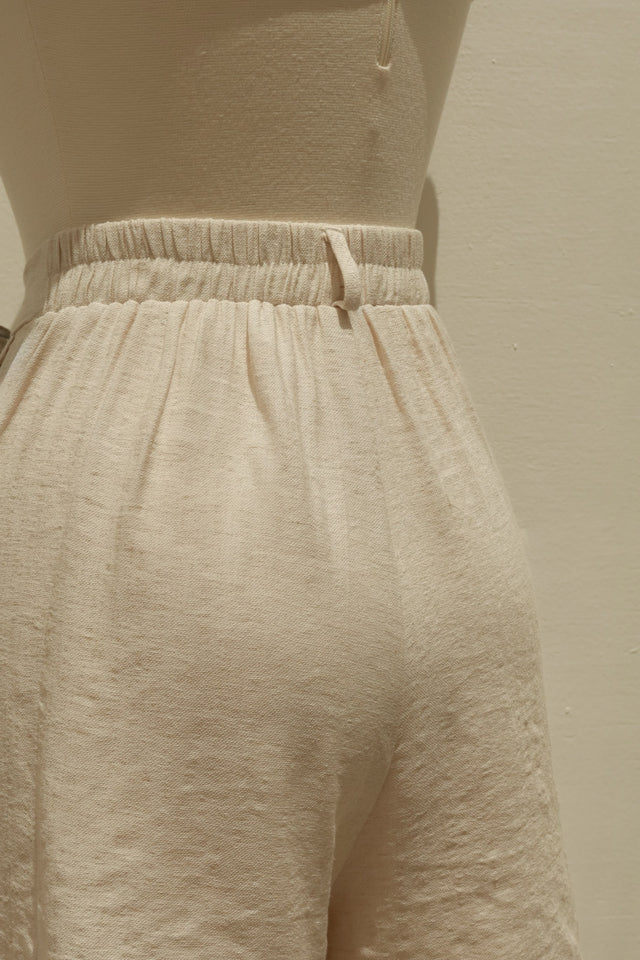 Load image into Gallery viewer, Lucia Linen Shorts - Nude
