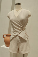 Load image into Gallery viewer, Lucia Linen Shorts - Nude
