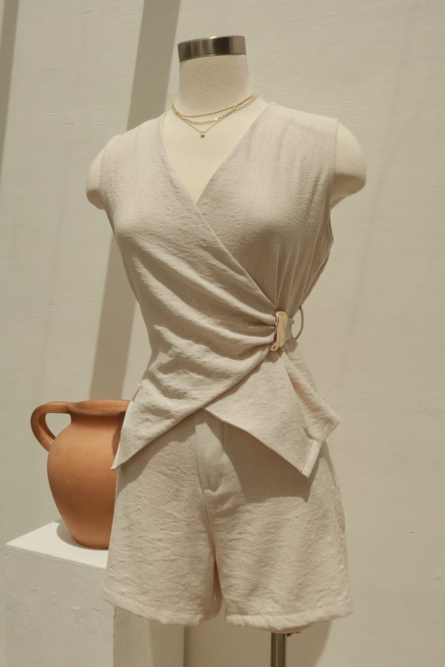 Load image into Gallery viewer, Lucia Linen Shorts - Nude
