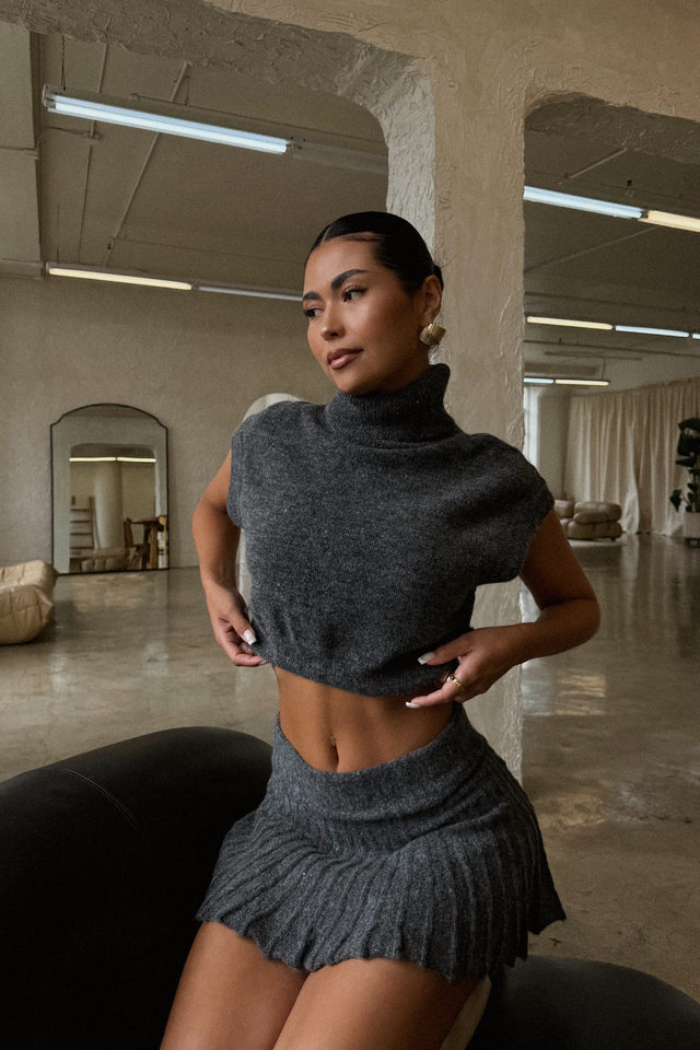 Load image into Gallery viewer, Anslie Turtle Neck Crop Top - Grey
